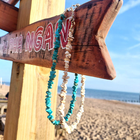 Super cool surf choker, handmade with natural stone chip &amp; silver plated hematite beads with star charm

Silver plated fastenings &amp; clasp&nbsp;with silver (nickel free) 'made with love' heart&nbsp;

length 40cm

Available in Turquoise, Watermelon or White

Fabulous vibrant necklace to wear with all your favourite outfits!