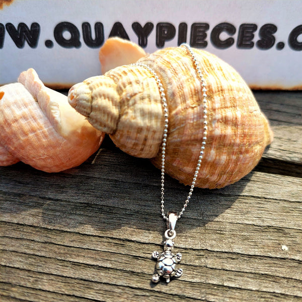 'Shelly'  925 Hall Marked Sterling Silver  Adorable Engraved Sea Turtle Pendant   H 16 mm x W 9 mm  18" Silver 1 mm belcher chain