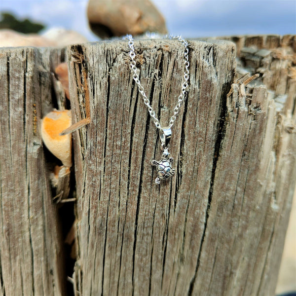 'Shelly'  925 Hall Marked Sterling Silver  Adorable Engraved Sea Turtle Pendant   H 16 mm x W 9 mm  18" Silver 1 mm belcher chain