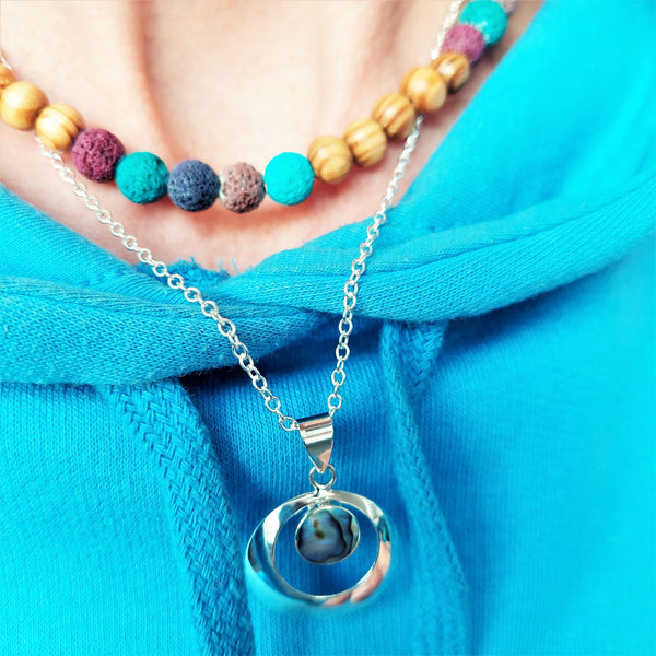 ﻿925 Hall Marked Sterling Silver Double Circle Abalone Pendant H 35 mm x W 25 mm 18" Silver 2.3mm trace chain Lovely contemporary piece for everyday wear **Presented in lovely Kraft paper gift box with reusable organza pouch** ﻿