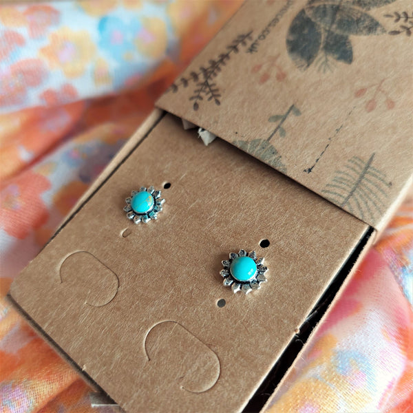 ﻿925 Hall Marked Sterling Silver  Super Cute Blue Turquoise Daisy Flower Stud Earring  H - 8mm  x W - 8mm   Perfect little gift for a friend!  **Presented in lovely Kraft paper gift box with reusable organza pouch**  ﻿