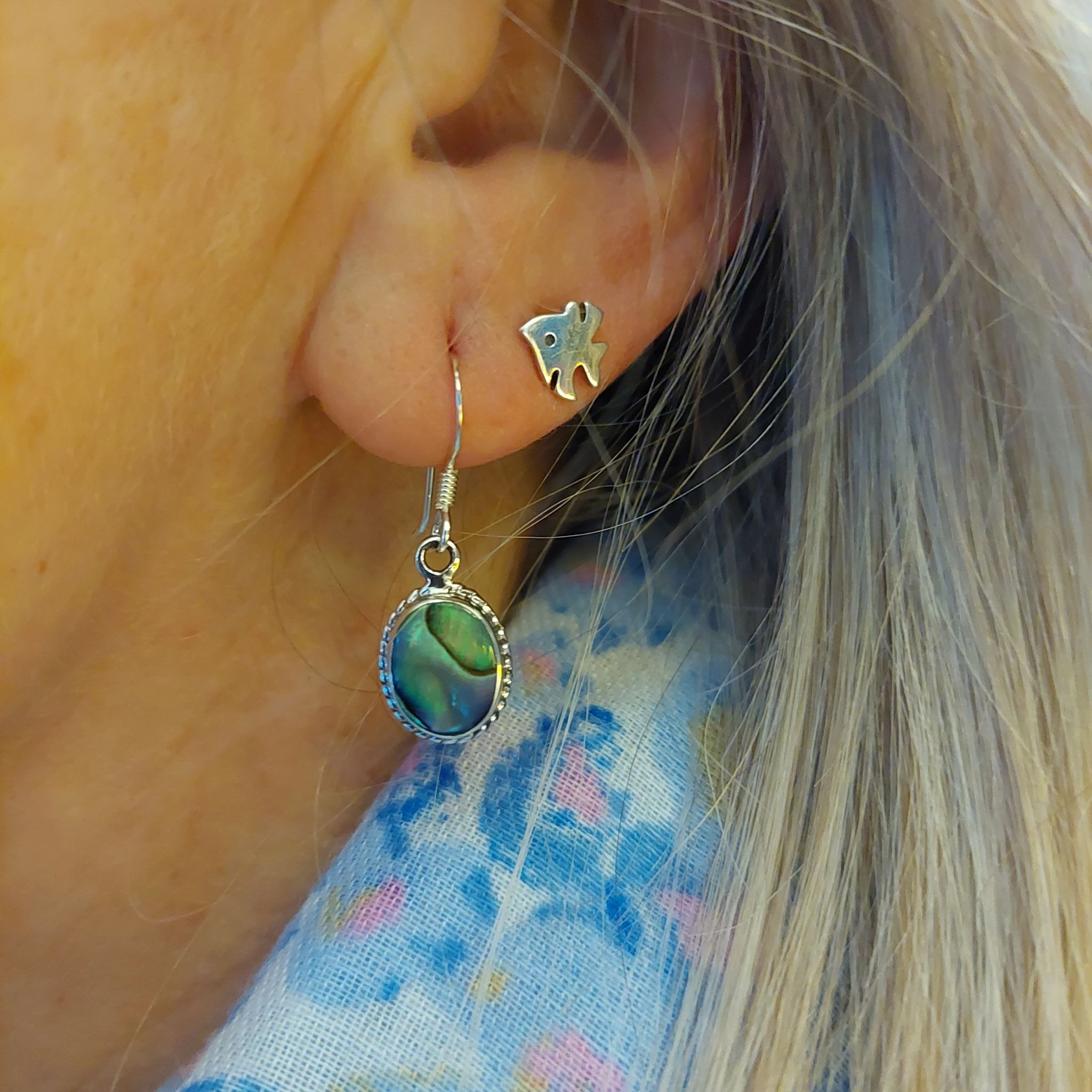 925 Hall Marked Sterling Silver  Lovely blue/green abalone oval drop with engraved edge earrings  H 25 mm (from top of hook)  x W 8 mm  Perfect for everyday wear or a little gift for a friend!  **Presented in lovely Kraft paper gift box with reusable organza pouch**  ﻿